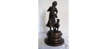 Statue "l'enfant ,faune et la brebis" sur socle