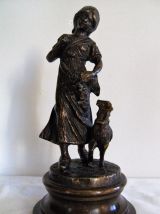 Statue "l'enfant ,faune et la brebis" sur socle
