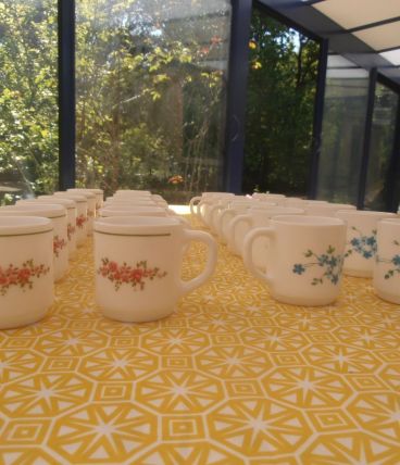 Lot 24 tasses à café ARCOPAL décor fleur VINTAGE