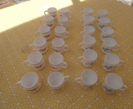 Lot 24 tasses à café ARCOPAL décor fleur VINTAGE