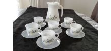 6 tasses à café+ 6 soucoupes + broc