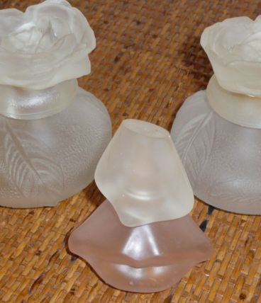 Ensemble flacons parfums dont 1 Dali