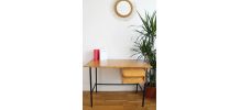 Bureau vintage moderniste années 60 pieds en metal noir