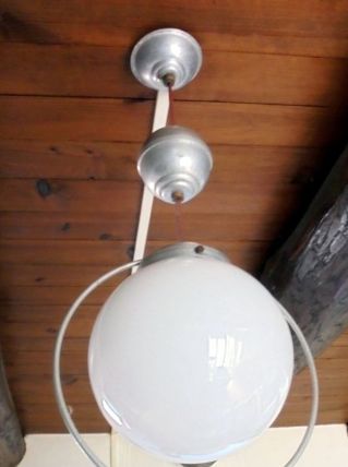 Monte baisse en alu et opaline années 50