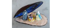 Crèche originale avec santons dans une moule