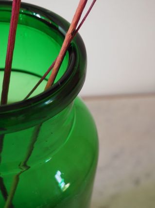 Bocal en verre soufflé de couleur vert foncé