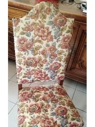 Chaise tissu et bois