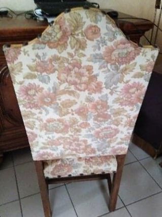Chaise tissu et bois