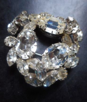 Broches  couronne Gros STRASS