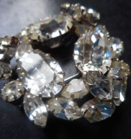 Broches  couronne Gros STRASS