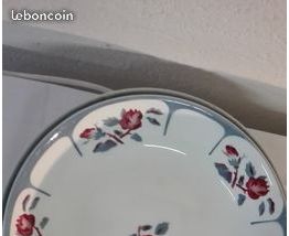 Service assiettes ancien bon état