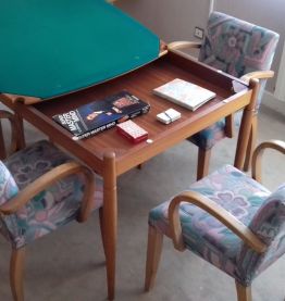 Table de bridge et ses 4 fauteuils, année 60