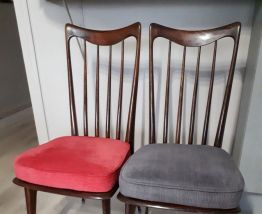 Chaises entièrement rénovées bois et velours: 6 disponibles