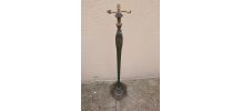 Lampadaire période Victorienne en bois laqué à décor chinois