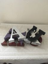 Lot 5 lettres en bois pour décoration.