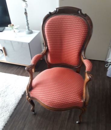 FAUTEUIL 19ème.  NOYER MASSIF 