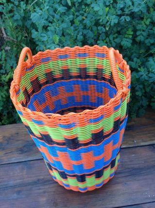 Corbeille tissage plastique 