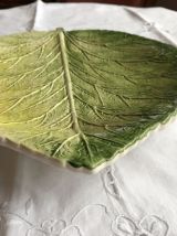Assiette en forme de feuillle 