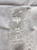 Petit vase en cristal taillé
