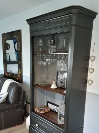 Armoire chic