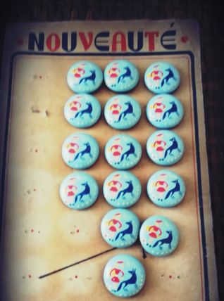 boutons bois bleu ciel motif fille et loup