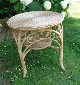 Table en rotin osier peacock vintage