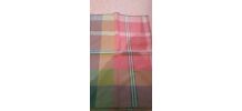 nappe à carreau 2m20 sur 1m48 et 6 serviettes