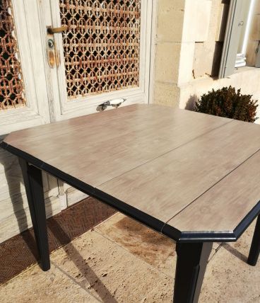 Table carrée relookée avec rallonges