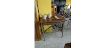 Table d'appoint ou bureau de style vintage avec tiroir.