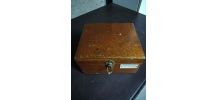 Boite ancienne pour lampes Nachet