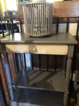 DEUX TABLES D'APPOINT TA004 - TA003