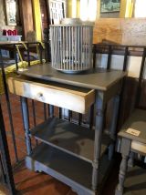 DEUX TABLES D'APPOINT TA004 - TA003