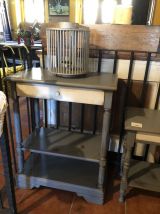 DEUX TABLES D'APPOINT TA004 - TA003
