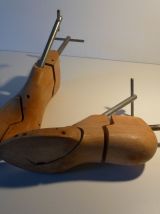 Anciens embauchoirs en bois