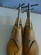 Anciens embauchoirs en bois