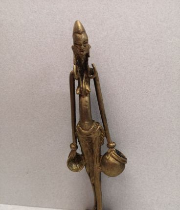 Belle statuette en laiton 