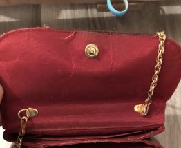 Sac à bandouliere rouge . 