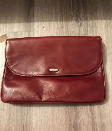 Sac à bandouliere rouge . 