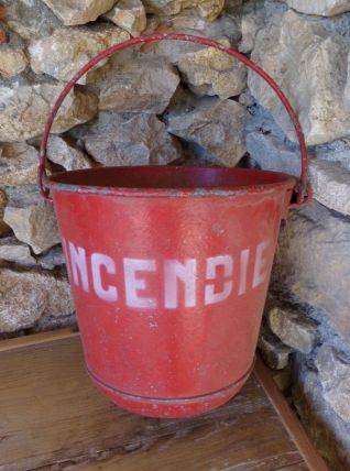 ancien seau à incendie