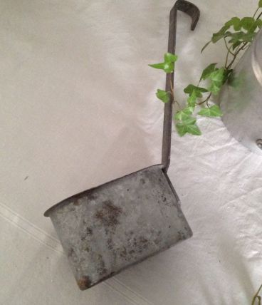 Mesure de lait en zinc
