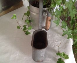 Mesure de lait en zinc