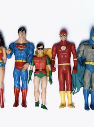Figurines vintage de comics.