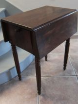 Table de chevet Louis Philippe dite "chauve souris"
