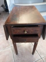 Table de chevet Louis Philippe dite "chauve souris"