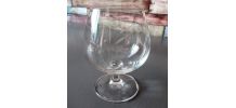9 verres à Cognac en verre  gravé/son cristallin