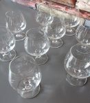 9 verres à Cognac en verre  gravé/son cristallin