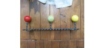 Porte manteau 50s fer forgé boules bois 