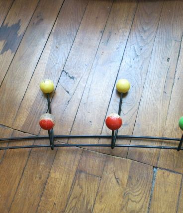 Porte manteau 50s métal &amp; boules bois 8 patères 66cm env.