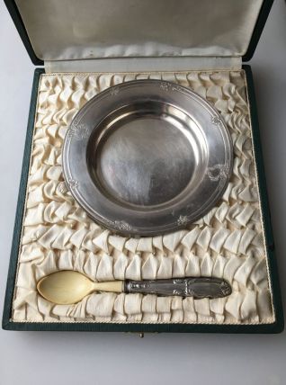 assiette et cuillère à bouillie en argent