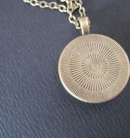 Pendentif collier Religieux Médaillon VIERGE à l'Enfant 